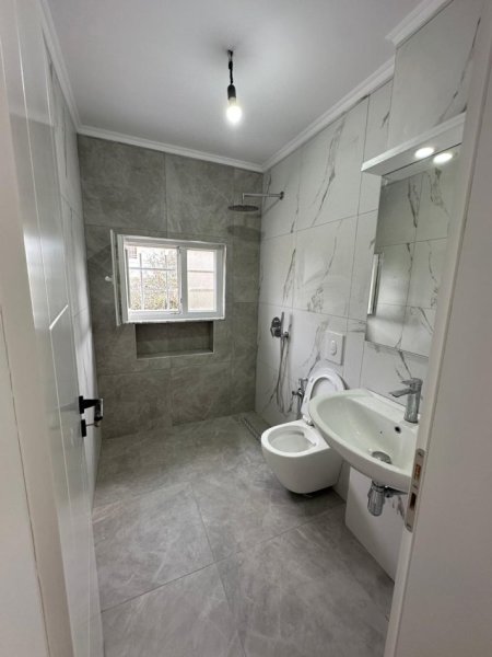 Tirane, shitet 1+1 Kati 2, 57 m² 75.000 € (NE ALLIAS)