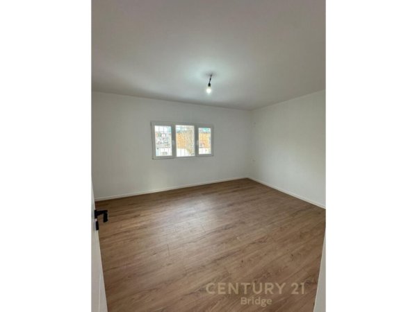 Tirane, shitet apartament 1+1 Kati 2, 56 m² 75.000 € (Allias bridge105536)