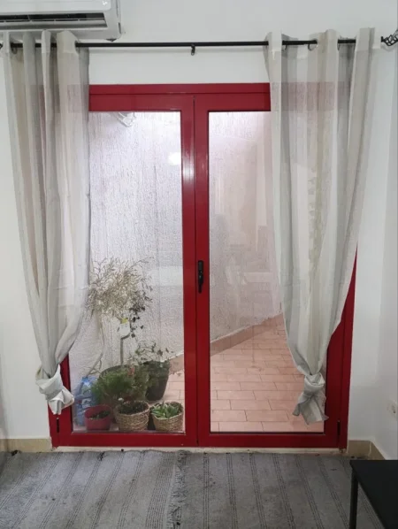 Durres, shitet garsonier 1+1 Kati 1, 51 m² 65.000 € (Rruga Pavaresia)