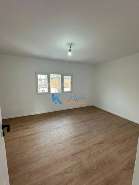 Tirane, shes apartament 1+1 Kati 2, 57 m² 75.000 € (Allias)