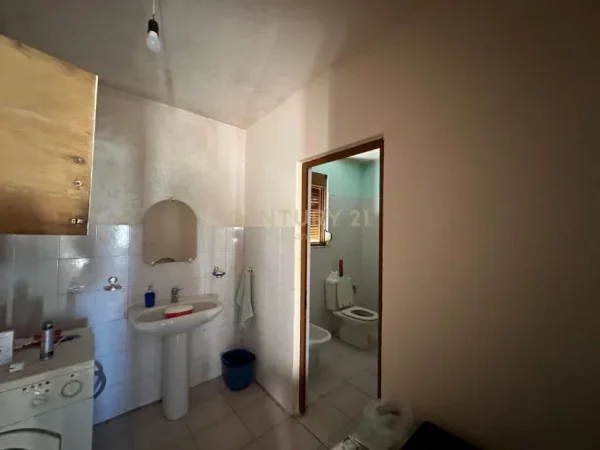 Durres, shitet shtepi 2+1 Kati 0, 548 m² 75.000 € (SHIJAK)