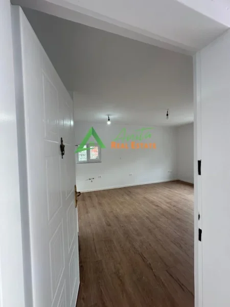 Tirane, shitet apartament 1+1 Kati 2, 57 m² 75.000 € (Allias)