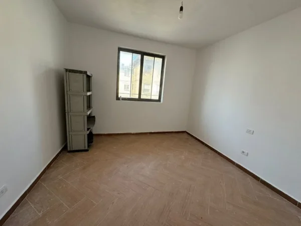 Durres, shitet apartament 2+1+Aneks+Ballkon Kati 3, 130 m² 105.000 € (Ish Rajoni)