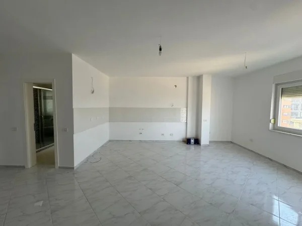 Durres, shitet apartament 2+1+Aneks+Ballkon Kati 5, 132 m² 115.000 € (Ish Rajoni)