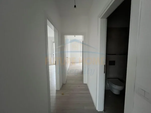 Tirane, shitet apartament 2+1 Kati 3, 92 m² 150.000 € (PORCELAN)