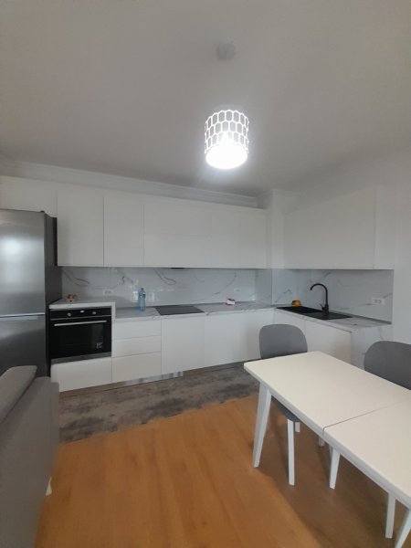 Tirane, jepet me qera apartament 2+1+Ballkon Kati 4, 98 m² 600 € (Don Bosko, Rruga Egnatia)