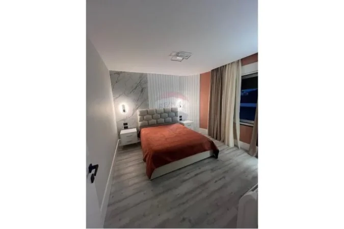 Tirane, jepet me qera apartament 2+1 , 135 m² 2.000 € (bllok, triane)