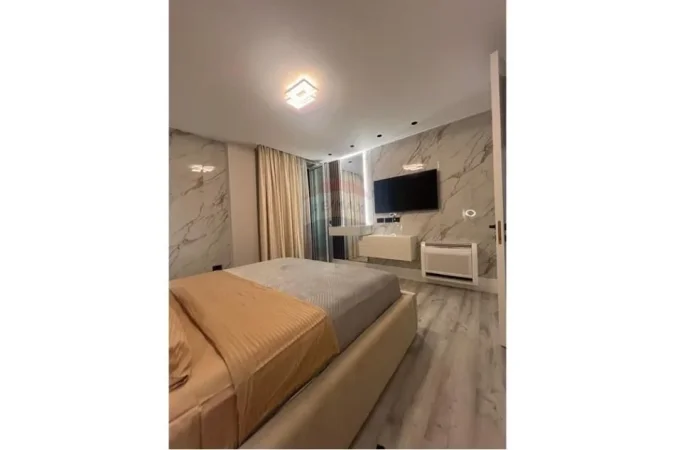 Tirane, jepet me qera apartament 2+1 , 135 m² 2.000 € (bllok, triane)