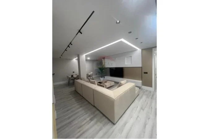Tirane, jepet me qera apartament 2+1 , 135 m² 2.000 € (bllok, triane)