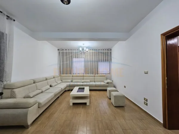 Tirane, jepet me qera apartament 2+1 Kati 2, 115 m² 500 € (RRUGA KRISTAQ CAPO)