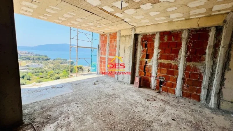 Vlore, shitet apartament 1+1+Ballkon Kati 3, 83 m² 207.500 € (Rruga Dhimitër Konomi)