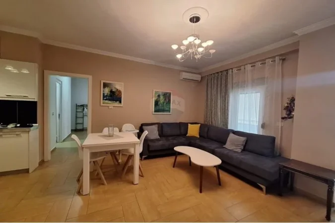 Tirane, jepet me qera apartament 2+1 , 100 m² 600 € (jordan misja)
