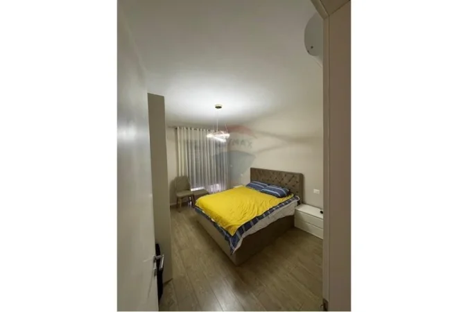 Tirane, jepet me qera apartament 1+1+Ballkon Kati 3, 74 m² 700 € (Kompleksi Delijorgji)