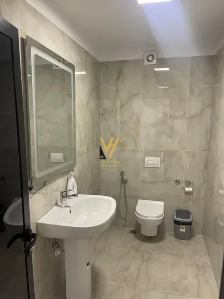 Tirane, jepet me qera zyre Kati 2, 300 m² 1.750 € (KASHAR)