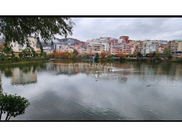 Tirane, jepet me qera apartament 2+1+Aneks+Ballkon Kati 4, 82 m² 600 € (LIQENI I THATE)