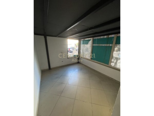Tirane, shes ambjent biznesi , 81 m² 210.000 € (Komuna e Parisit)