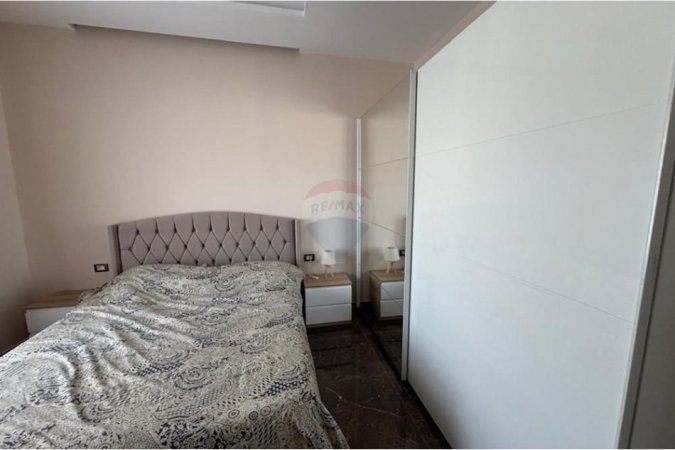 Vlore, jepet me qera apartament+verande | Penthouse 2+1+Ballkon , 220 m² 1.000 € (Ish Kombinati Peshkut)