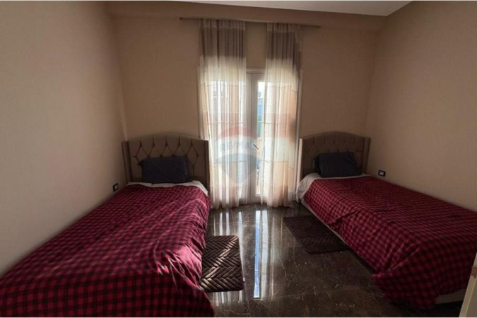 Vlore, jepet me qera apartament+verande | Penthouse 2+1+Ballkon , 220 m² 1.000 € (Ish Kombinati Peshkut)