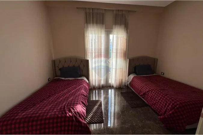 Vlore, jepet me qera apartament+verande | Penthouse 2+1+Ballkon , 220 m² 1.000 € (Ish Kombinati Peshkut)