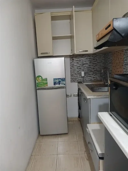 Tirane, jepet me qera apartament 1+1+Ballkon Kati 2, 60 m² 400 € (Rruga e Kavajes , rruga stavri themeli , prapa globe)