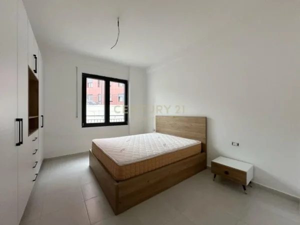 Tirane, shes apartament 1+1+Ballkon , 81 m² 140.000 € (Kodra e Diellit)