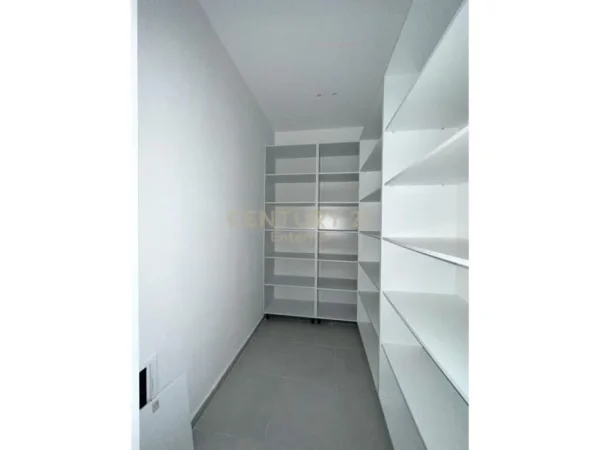 Tirane, shes apartament 1+1+Ballkon , 81 m² 140.000 € (Kodra e Diellit)