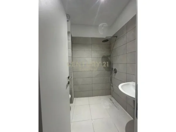 Tirane, shes apartament 2+1 , 105 m² 180.000 € (Kodra e Diellit)