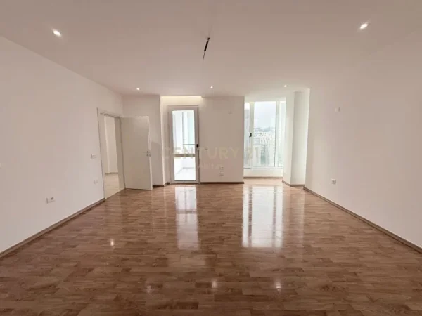 Shqiperi, shitet apartament 2+1 Kati 6, 190 m² 450.000 € (Rruga e Elbasanit,Tirana)