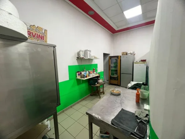 Vlore, shitet dyqan Kati 0, 48 m² 80.750 € (Isa Boletini, Vlore)