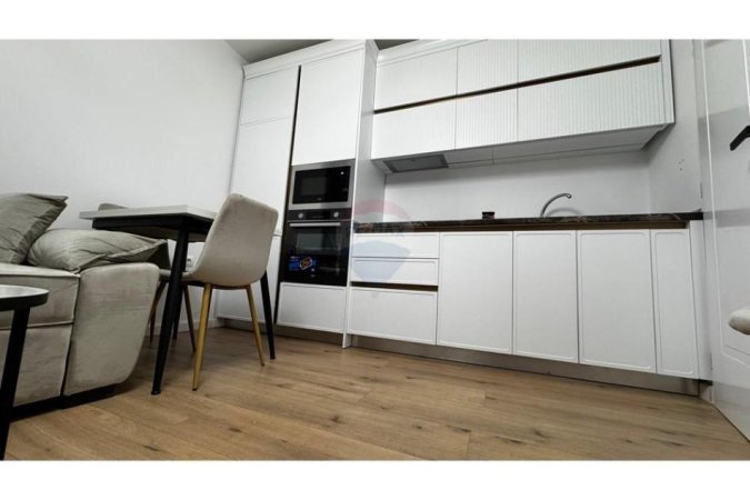 Tirane, jepet me qera apartament 2+1 , 60 m² 700 € (mine peza)