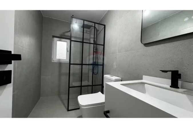 Tirane, jepet me qera apartament 2+1 , 60 m² 700 € (mine peza)