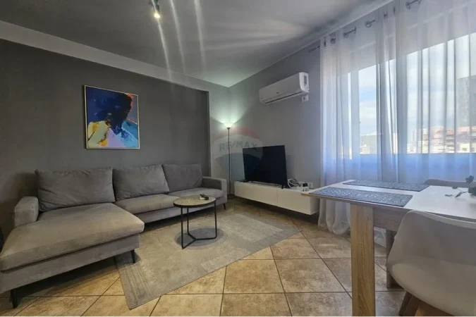 Tirane, shitet apartament 2+1+Ballkon , 114 m² 289.900 € (myslym shyri)