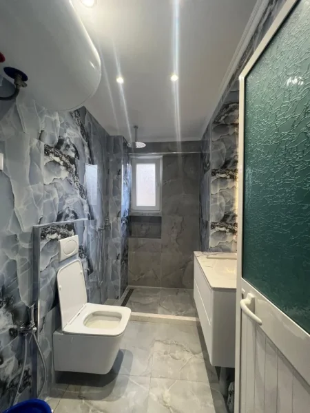 Tirane, shitet apartament 2+1+Ballkon Kati 2, 83 m² (Rruga e Durresit, prane Hotel Colosseo)