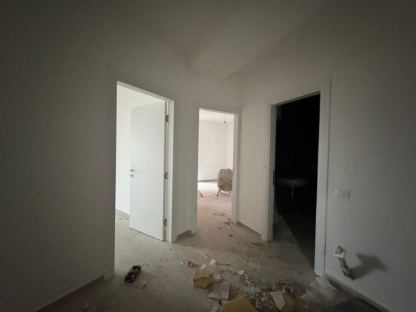 Tirane, shitet apartament 2+1 , 127 m² (Farmacia 10)