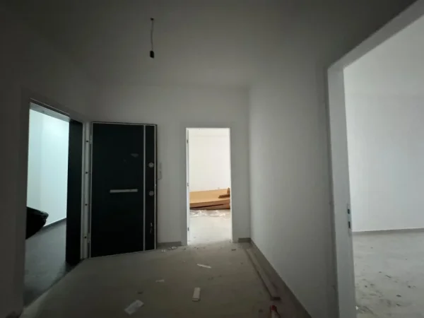 Tirane, shitet apartament 2+1 , 127 m² (Farmacia 10)