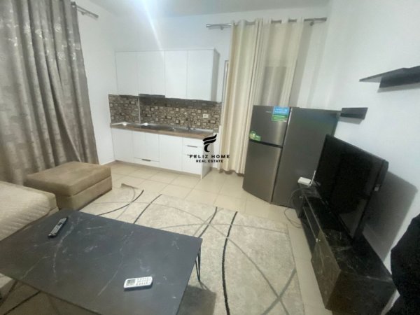 Tirane, jepet me qera apartament 1+1 Kati 1, 73 m² 500 € (5 MAJ)