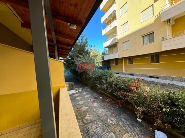 Vlore, shitet apartament 1+1+Ballkon , 61 m² 75.000 € (ORIKUM)