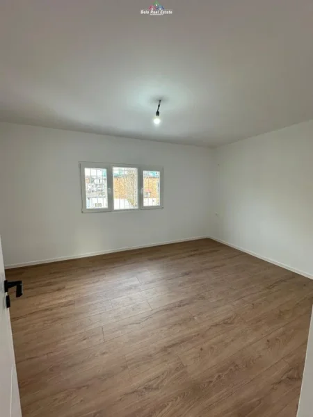 Tirane, shes apartament 1+1+Ballkon Kati 2, 57 m² 75.000 € (allias)