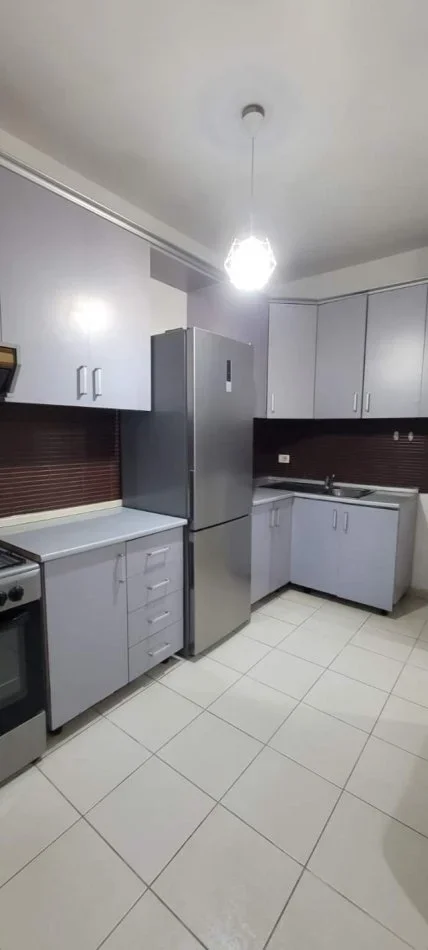 Tirane, jepet me qera apartament 1+1+Aneks+Ballkon Kati 7, 48 m² 450 € (Ish Fusha e Aviacionit)