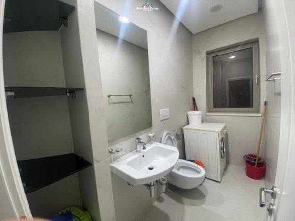 Tirane, jepet me qera Vile 2+1 Kati 2, 700 m² 1.000 € (tregu elekrik)