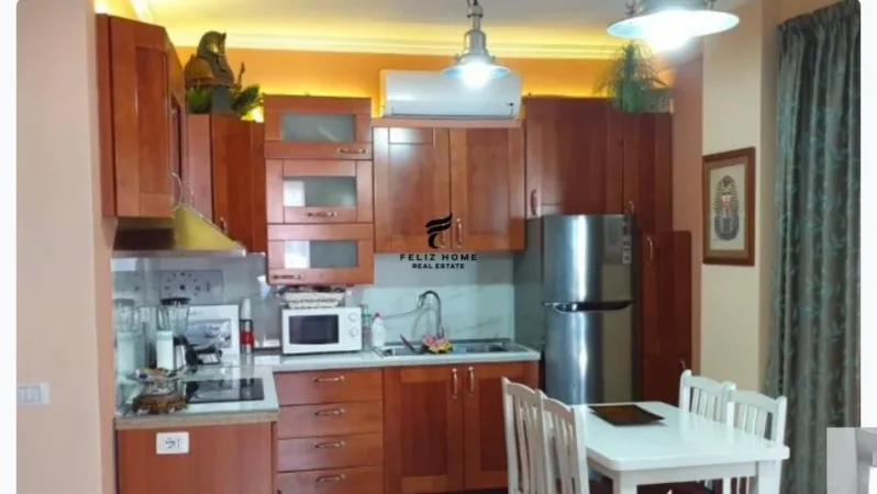 Tirane, jepet me qera apartament 2+1 Kati 7, 85 m² 450 € (YZBERISHT)