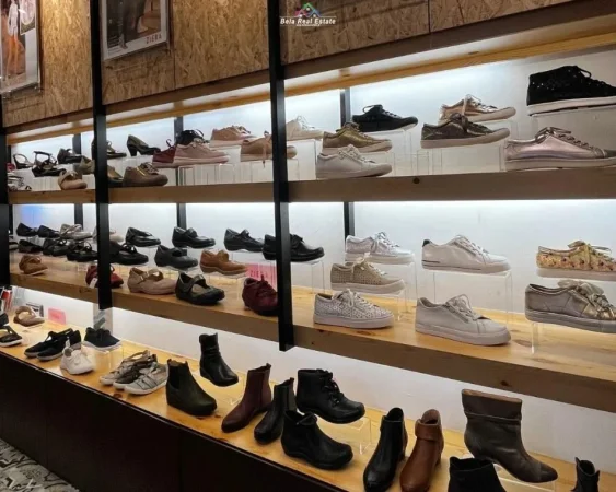 Tirane, jepet me qera dyqan Kati 0, 32 m² 1.500 € (qender)