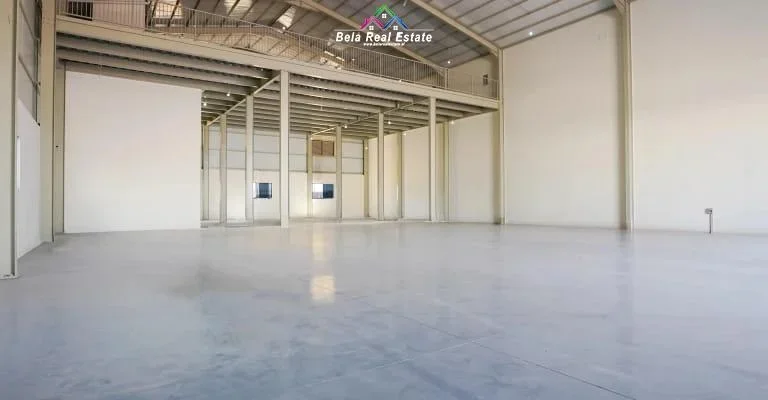 Tirane, jepet me qera magazine Kati 0, 2.000 m² 7.500 € (kashar)