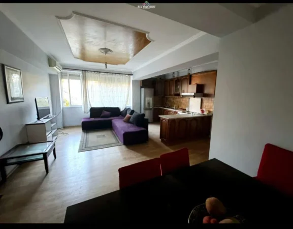 Tirane, jepet me qera apartament 3+1 Kati 3, 110 m² 650 € (oxhaku)