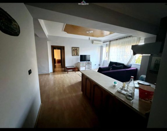 Tirane, jepet me qera apartament 2+1 Kati 3, 110 m² 600 € (oxhaku)