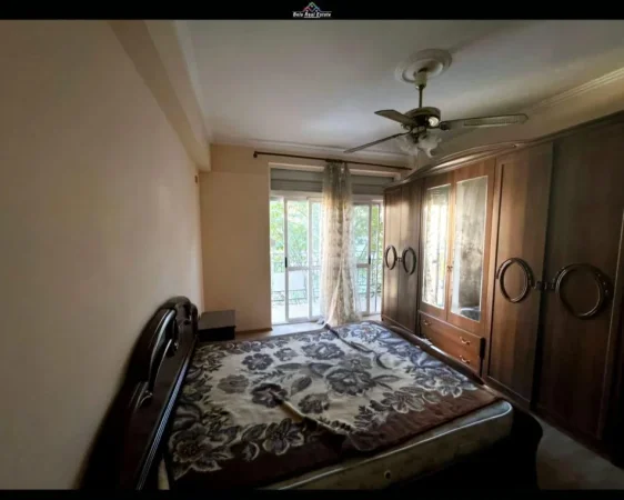 Tirane, jepet me qera apartament 3+1 Kati 3, 110 m² 650 € (oxhaku)