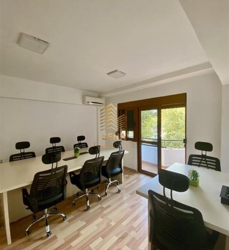 Tirane, jepet me qera zyre Kati 2, 70 m² 850 € (9-Kateshet)