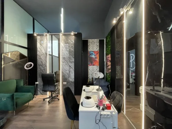 Tirane, shitet ambjent biznesi Kati 0, 30 m² (Rruga e Kavajes)