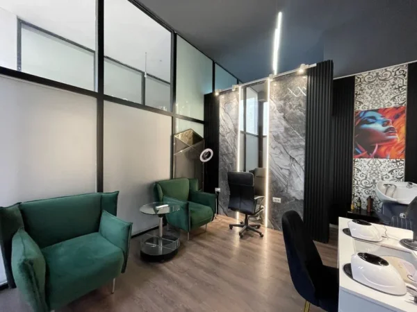 Tirane, shitet ambjent biznesi Kati 0, 30 m² (Rruga e Kavajes)