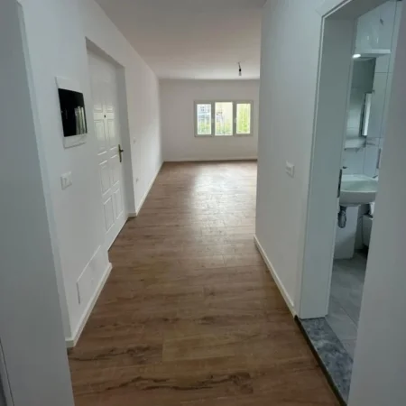 Tirane, shitet apartament 1+1 Kati 2, 57 m² 75.000 € 